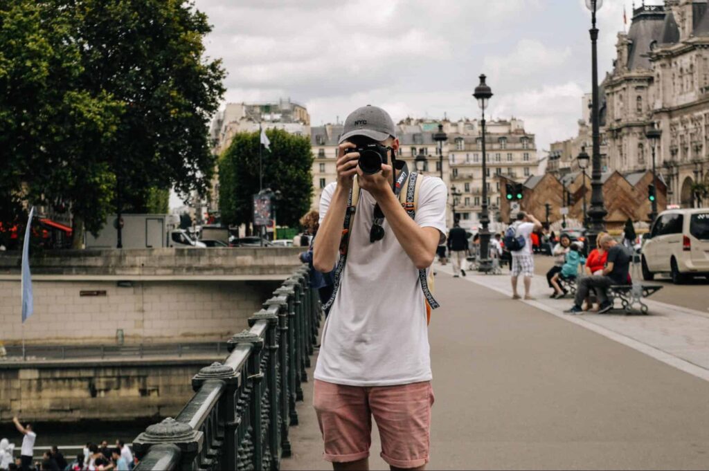Be a holiday photographer